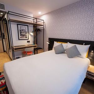 Standard Zimmer mit Kingsize-Bett